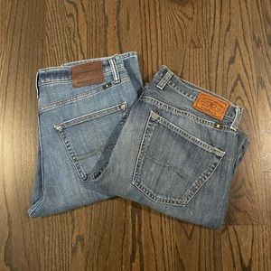 2 pairs of men’s Lucky jeans, size 33/32.